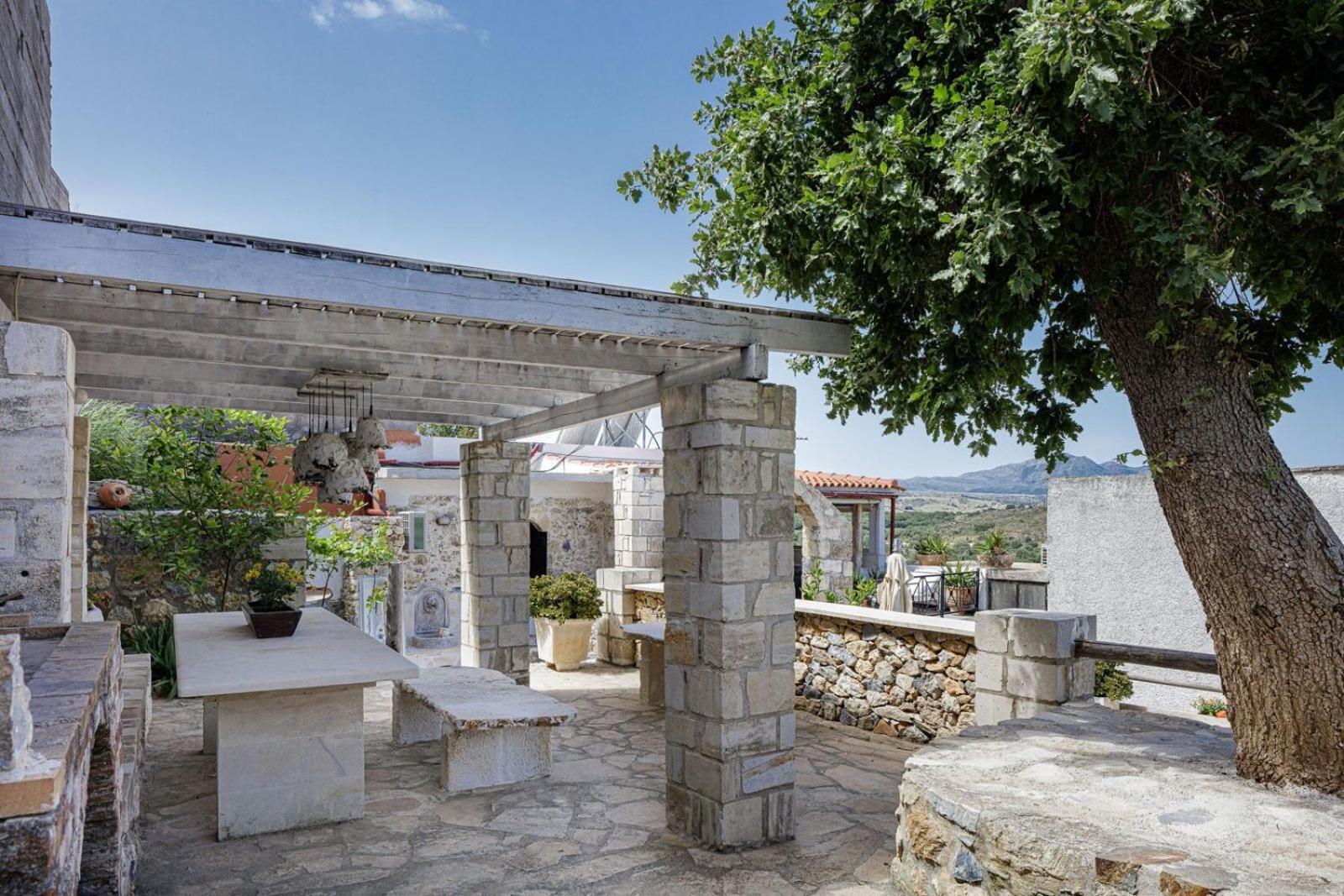 Antonia'S Stonebuilt Mansion With A Private Pool Vila Arménoi Exterior foto